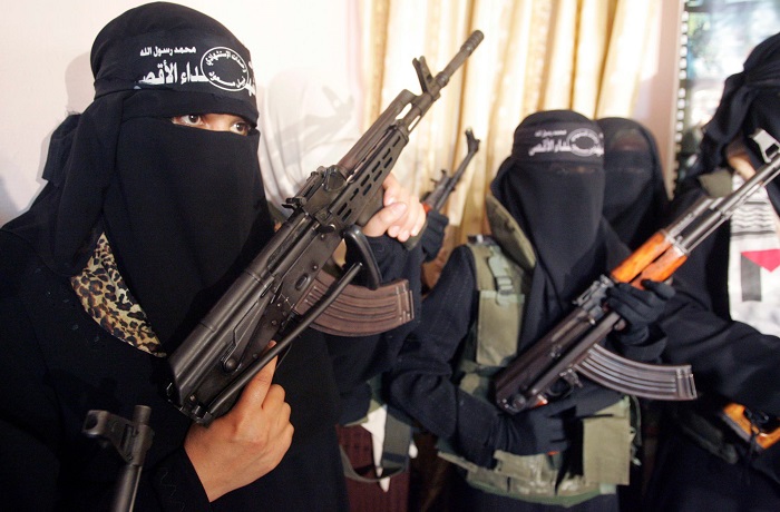 Da terroriste a rifugiate: la fuga delle mogli dell’ISIS