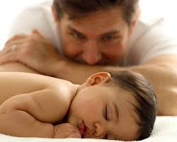 Anche i padri possono soffrire di depressione post-partum. Alcune tipologie di intervento