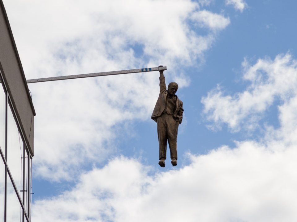 Praga hanging man viselec