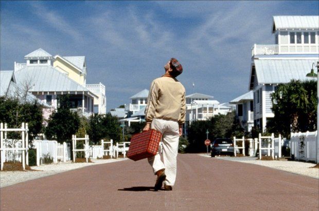 Jim Carrey incatenato nella caverna di Platone: la filosofia dietro a The Truman Show.